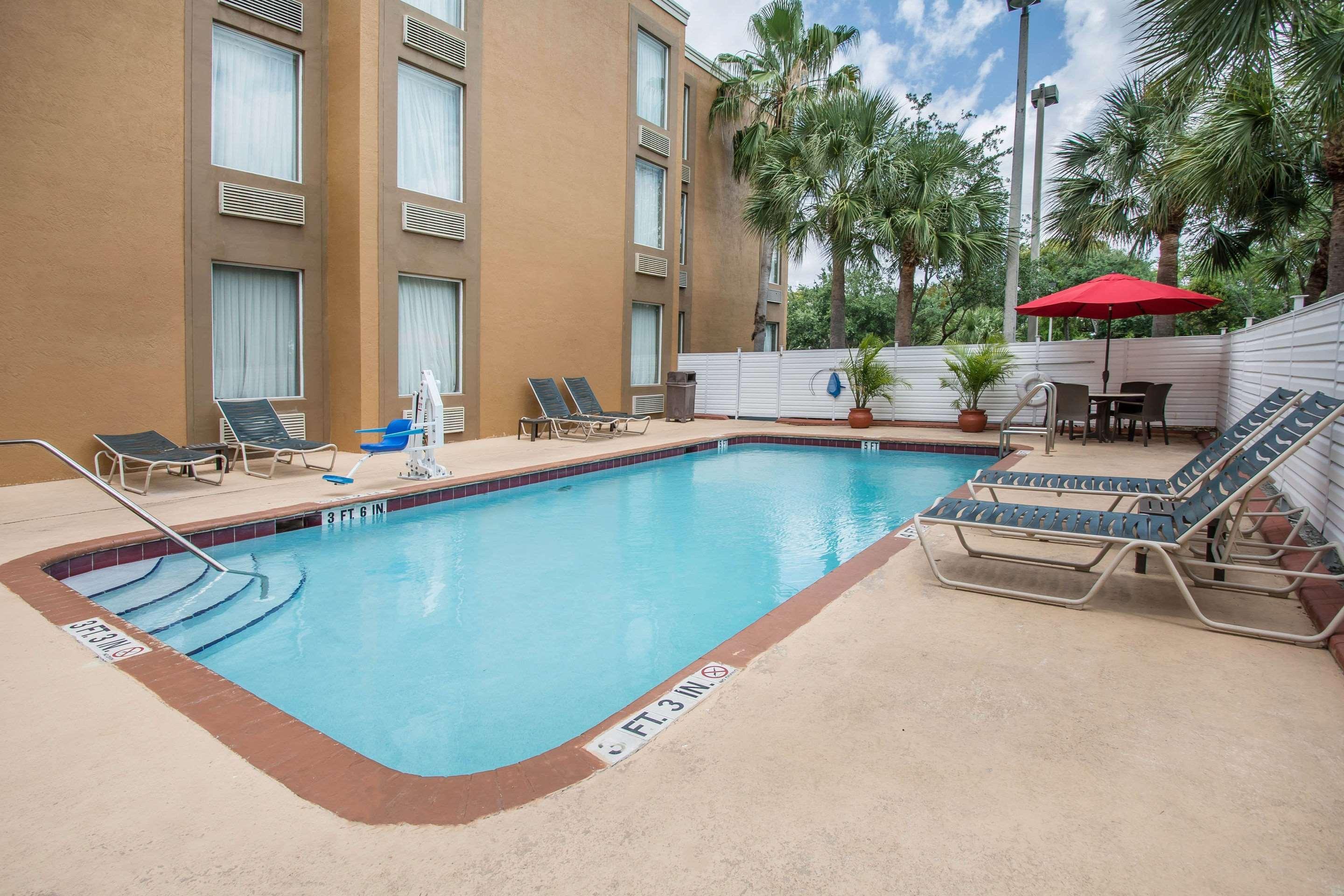 Comfort Inn & Suites Fort Lauderdale West Turnpike Lauderdale Lakes Εξωτερικό φωτογραφία