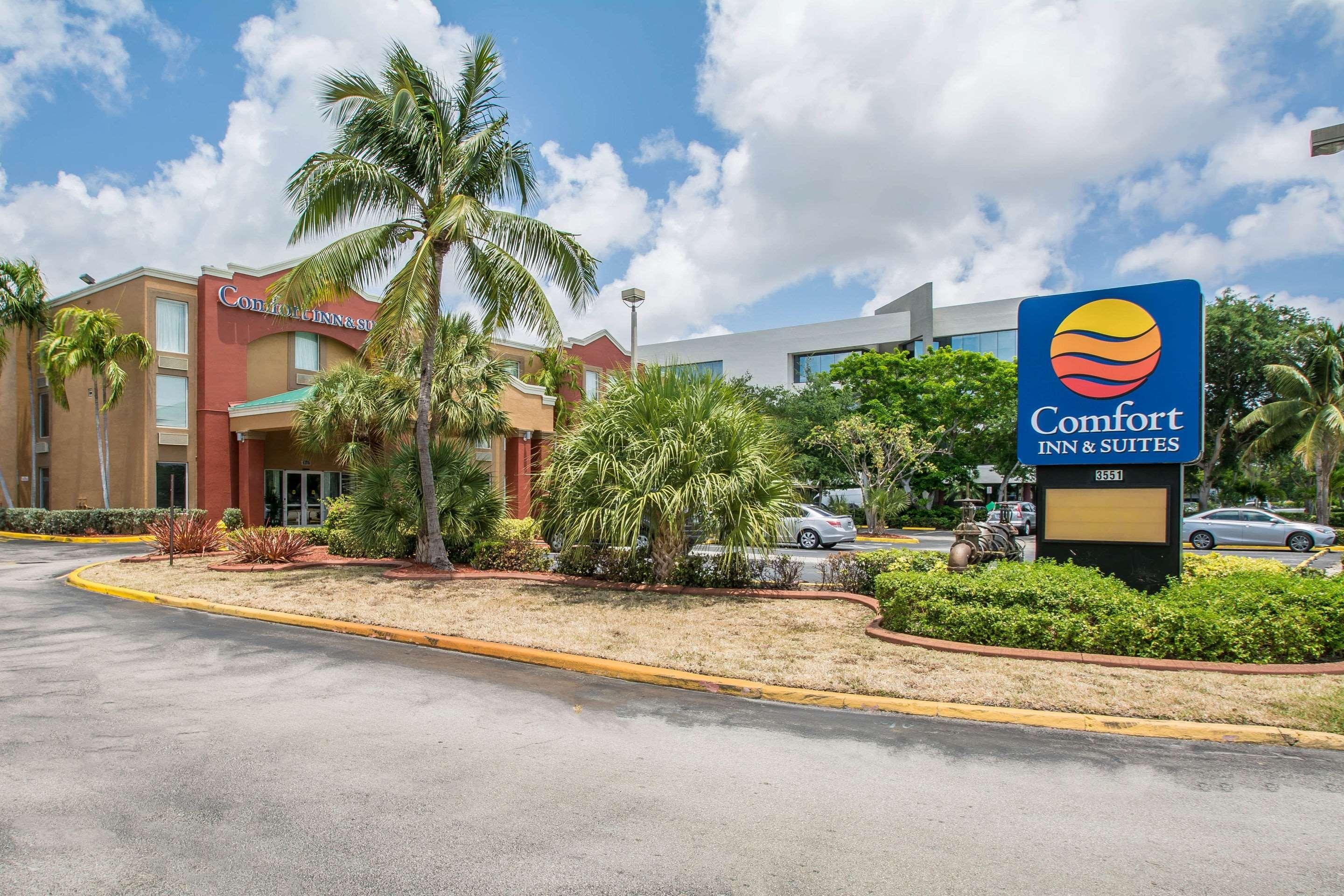 Comfort Inn & Suites Fort Lauderdale West Turnpike Lauderdale Lakes Εξωτερικό φωτογραφία