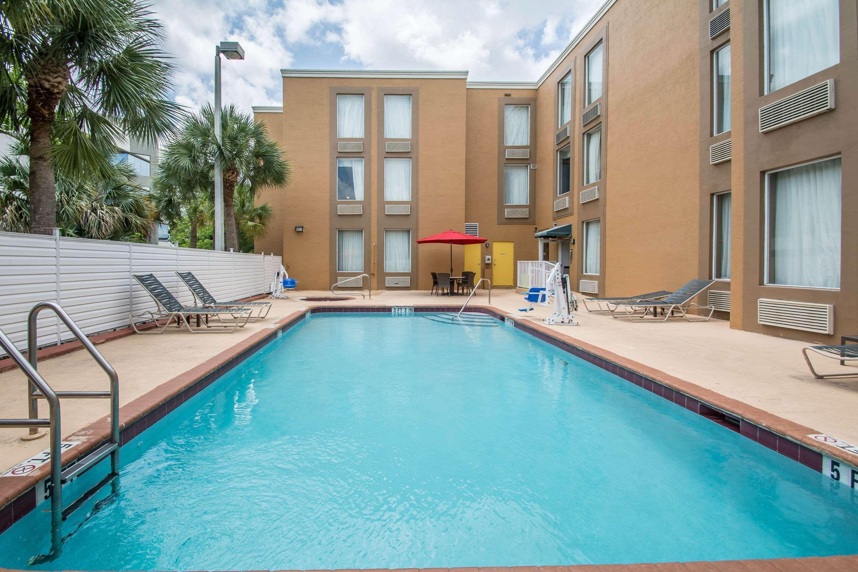 Comfort Inn & Suites Fort Lauderdale West Turnpike Lauderdale Lakes Εξωτερικό φωτογραφία