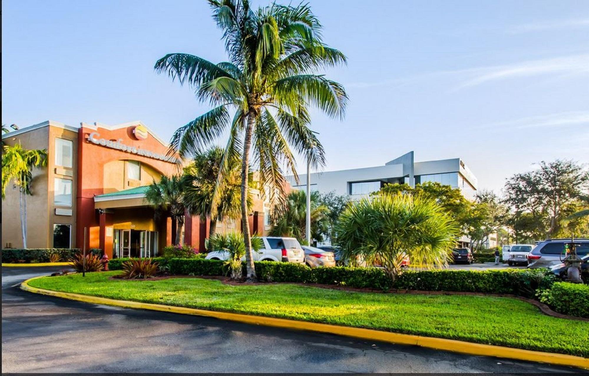 Comfort Inn & Suites Fort Lauderdale West Turnpike Lauderdale Lakes Εξωτερικό φωτογραφία